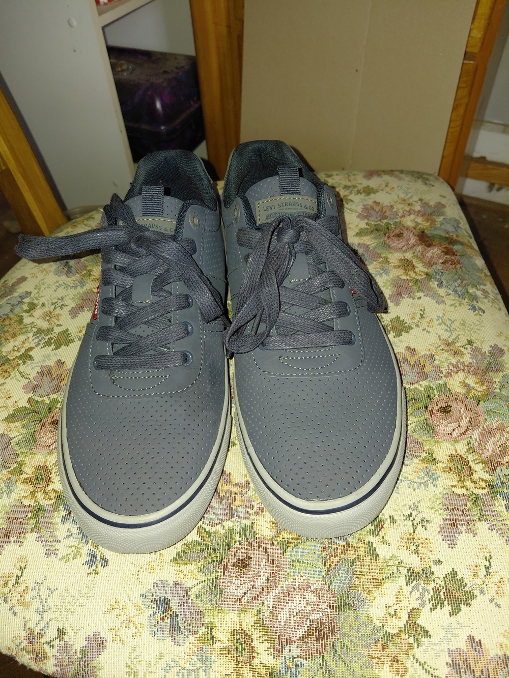 Levi's Men's Charcoal Gray Low-Top Lace-Up Sneakers